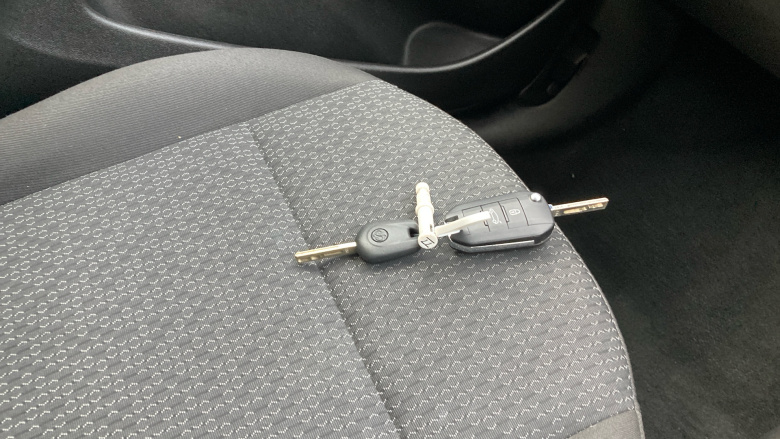 Vauxhall Crossland 1.2 Design 5dr Petrol Hatchback